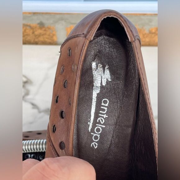 Antelope Brown Peforated Two Buckle Leather Shoes 39/8.5 - Picture 5 of 8